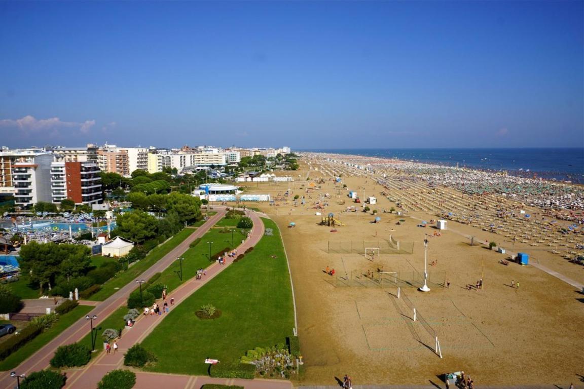 Appartamenti Auriga Bibione Exteriör bild